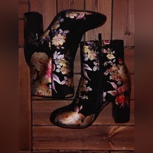 Womens Booties 🖤✨